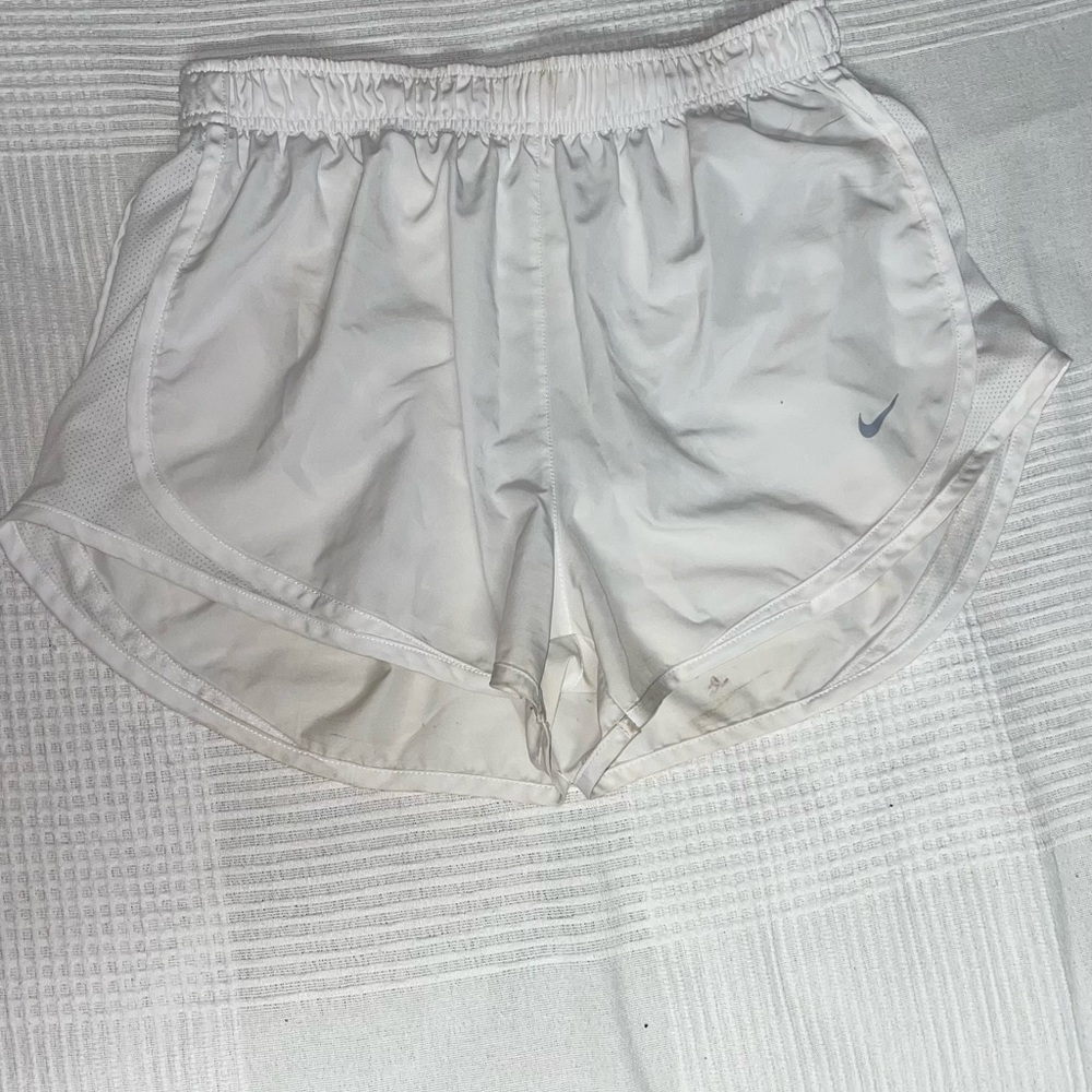 white nike shorts
